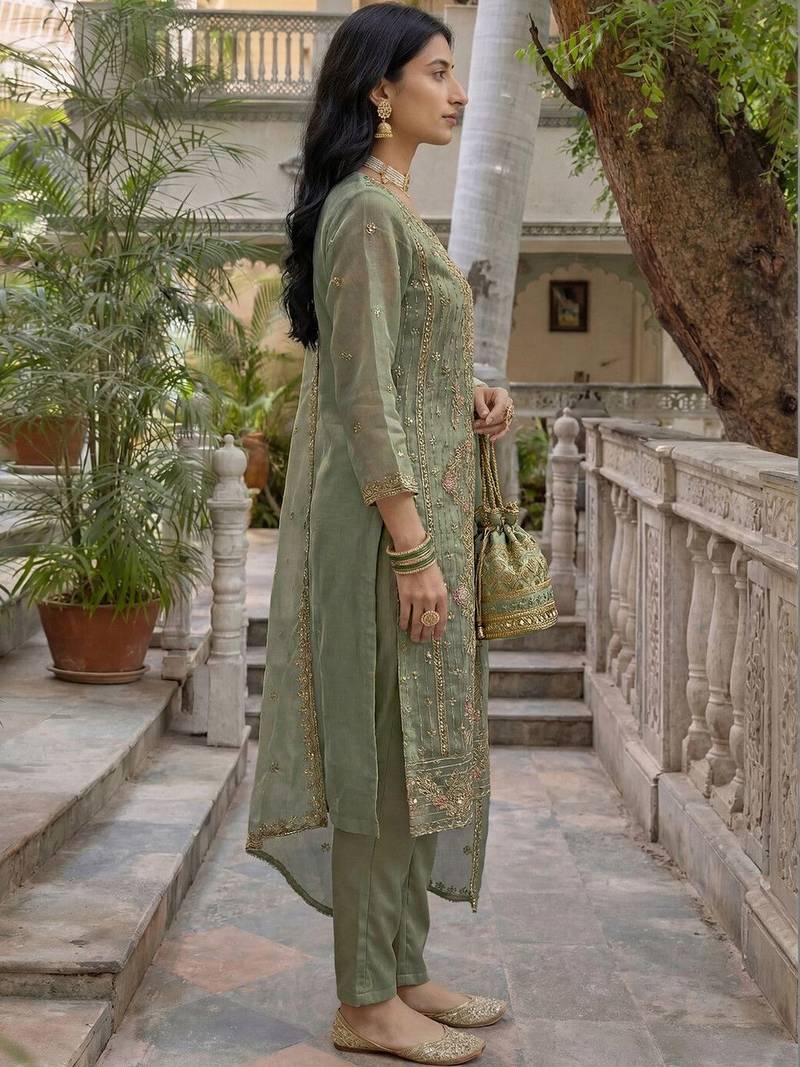 Women Ethnic Motifs Embroidered Regular Kurta with Trousers & With Dupatta