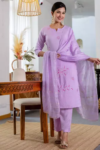 women floral embroidered kurta with trousers & dupatta
