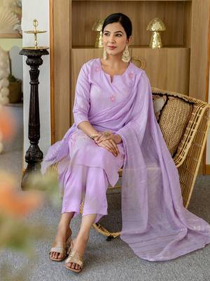 Women Floral Embroidered Kurta with Trousers & Dupatta 6