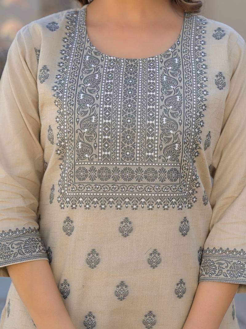 Women Ethnic Motifs Printed Regular Kurta with Trousers & With Dupatta