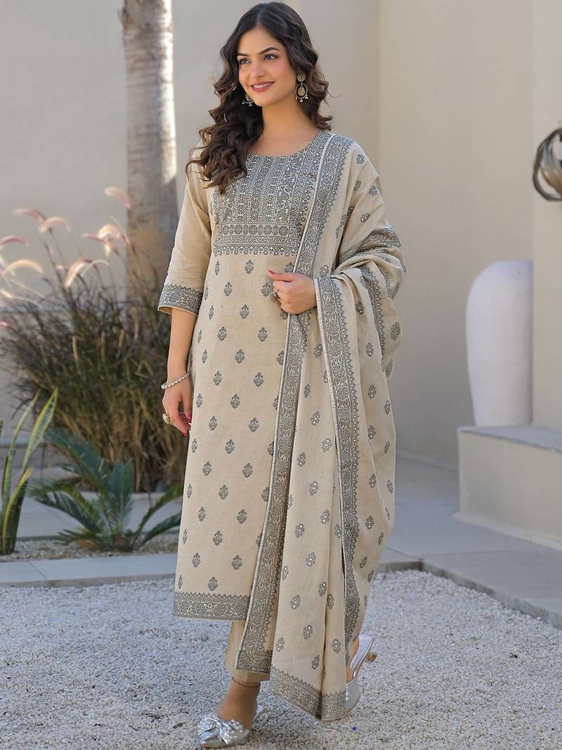 Women Ethnic Motifs Printed Regular Kurta with Trousers & With Dupatta