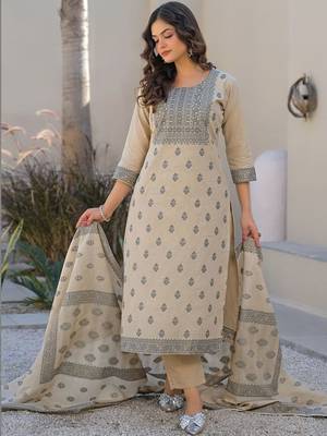 Women Ethnic Motifs Printed Regular Kurta with Trousers & With Dupatta 6