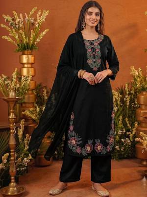 Women Floral Embroidered Regular Thread Work Kurta with Palazzos & With Dupatta 1
