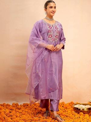 Women Ethnic Motifs Embroidered Regular Thread Work Kurta with Trousers & With Dupatta 3