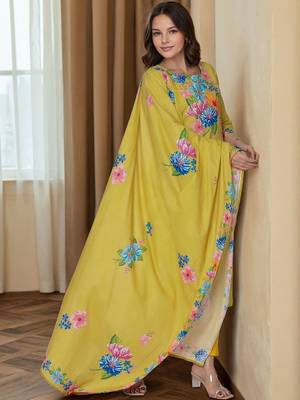 Women Floral Printed Regular Kurta with Trousers & With Dupatta 4
