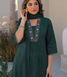 Women Ethnic Motifs Embroidered Regular Thread Work Kurta with Trousers & With Dupatta