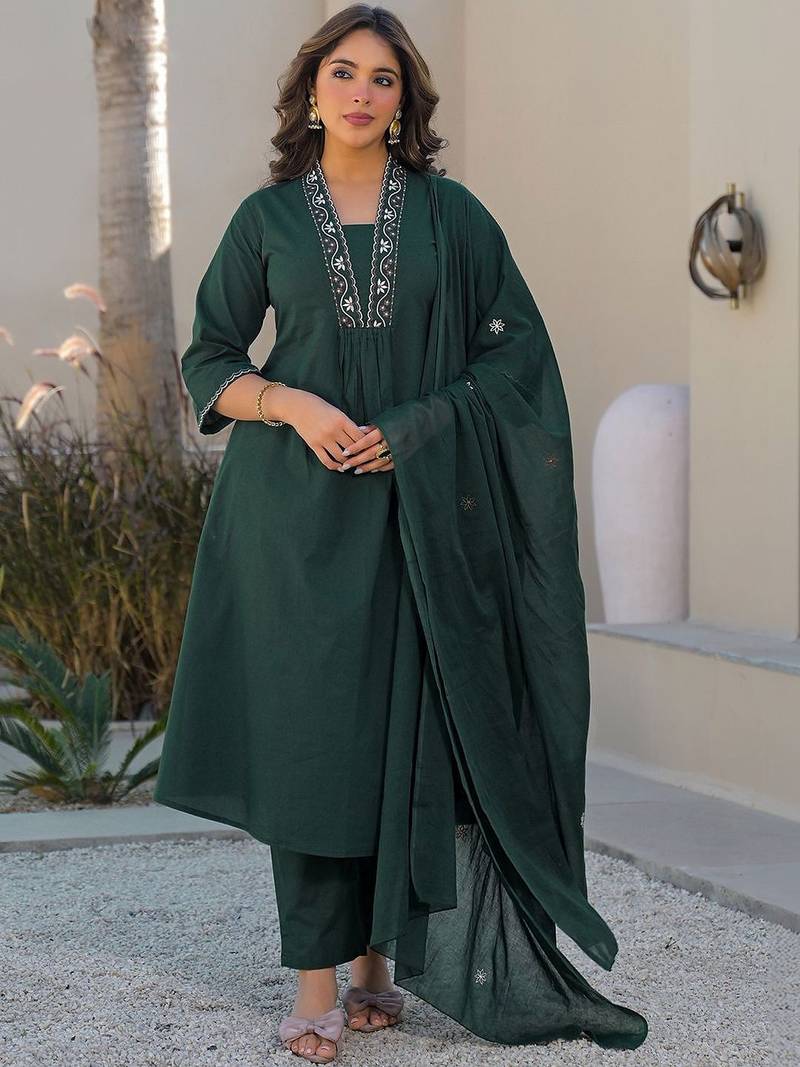 Women Ethnic Motifs Embroidered Regular Thread Work Kurta with Trousers & With Dupatta