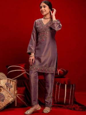 Embroidered Dusty Mauve Silk Blend Co Ords for Women 5