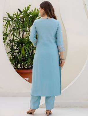 Floral Embroidered Thread Work Straight Kurta With Trousers & Dupatta 3