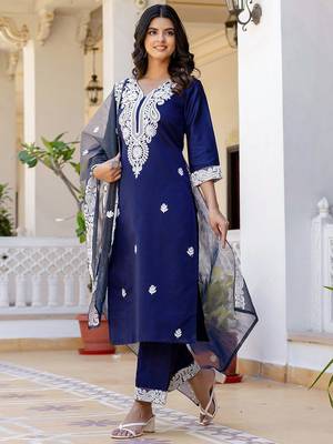 Women Floral Embroidered Kurta with Palazzo & Dupatta 4