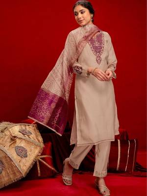 Women Ethnic Motifs Embroidered Regular Thread Work Pure Cotton Kurta with Trousers & With Dupatta 3