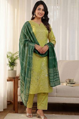 Ethnic Motifs Embroidered Thread Work Kurta with Trousers & With Dupatta