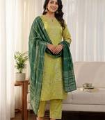 Ethnic Motifs Embroidered Thread Work Kurta with Trousers & With Dupatta