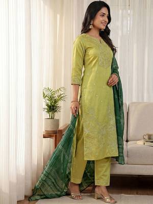 Ethnic Motifs Embroidered Thread Work Kurta with Trousers & With Dupatta 4