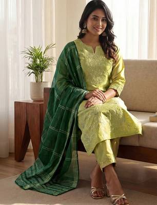 Ethnic Motifs Embroidered Thread Work Kurta with Trousers & With Dupatta 5