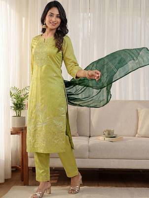 Ethnic Motifs Embroidered Thread Work Kurta with Trousers & With Dupatta 6