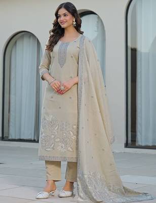 Women Ethnic Motifs Embroidered Regular Thread Work Kurta with Trousers & With Dupatta 3