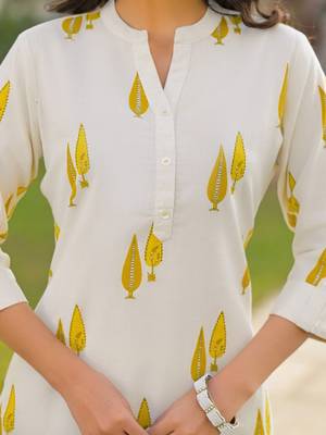 Printed Off White Cotton Blend Co Ords for Women 5