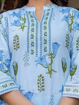 Women Blue Floral Printed Regular Kurta with Trousers & With Dupatta 2