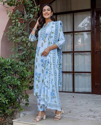 Women Blue Floral Printed Regular Kurta with Trousers & With Dupatta 4