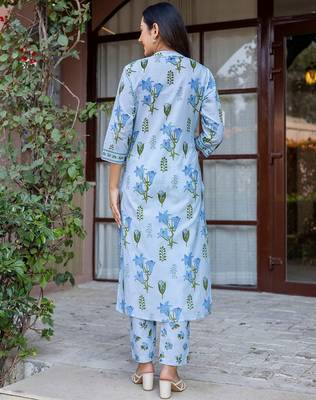 Women Blue Floral Printed Regular Kurta with Trousers & With Dupatta 5