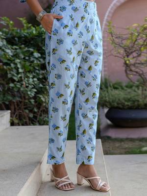 Women Blue Floral Printed Regular Kurta with Trousers & With Dupatta 7