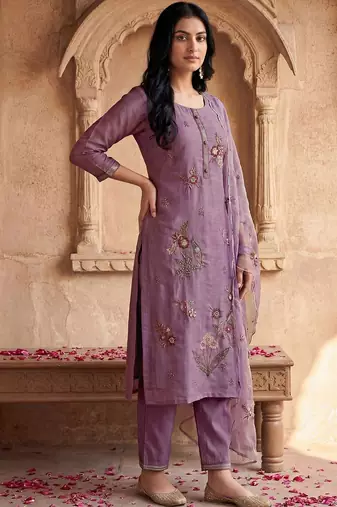 Women Floral Embroidered Regular Thread Work Kurta with Trousers & With Dupatta