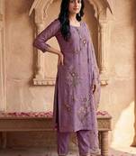 Women Floral Embroidered Regular Thread Work Kurta with Trousers & With Dupatta