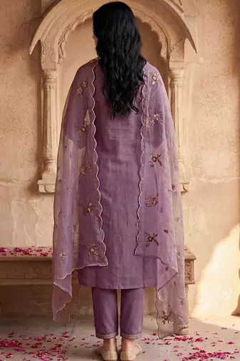 Women Floral Embroidered Regular Thread Work Kurta with Trousers & With Dupatta