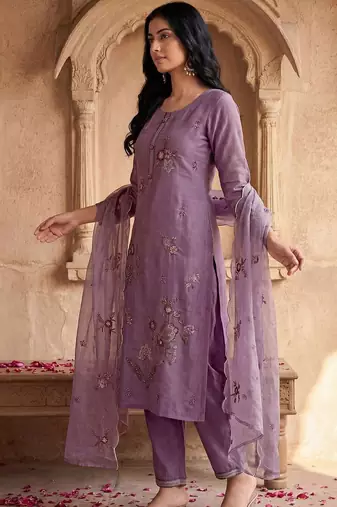 Women Floral Embroidered Regular Thread Work Kurta with Trousers & With Dupatta