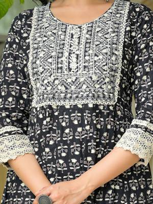 Women Ethnic Motifs Embroidered Anarkali Kurta with Trousers & Dupatta 3