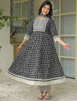 Women Ethnic Motifs Embroidered Anarkali Kurta with Trousers & Dupatta 7