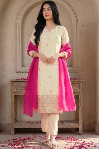 Women Ethnic Motifs Embroidered Regular Thread Work Kurta with Trousers & With Dupatta