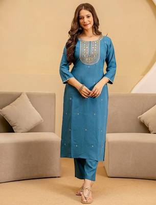 Women Ethnic Motifs Embroidered Regular Thread Work Kurta Set With Dupatta 7