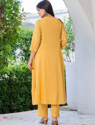 Women Ethnic Motifs Embroidered Empire Thread Work Kurta with Trousers & With Dupatta 3