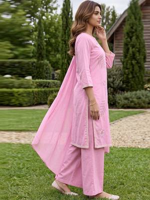 Women Floral Embroidered Regular Thread Work Pure Cotton Kurta with Palazzos & With Dupatta 4