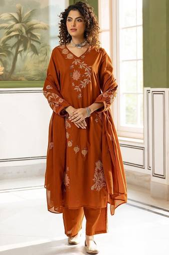 Women Embroidered Regular Kurta with Trousers & With Dupatta