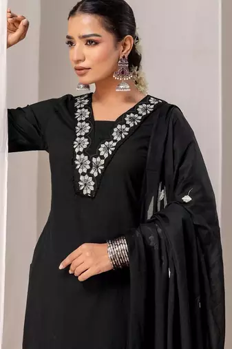 Women Floral Embroidered Regular Thread Work Pure Cotton Kurta with Trousers & With Dupatta