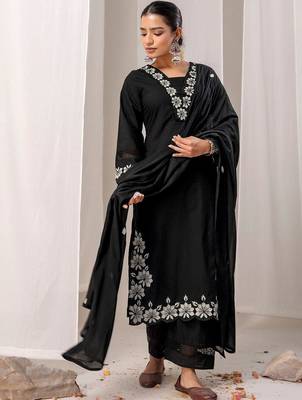 Women Floral Embroidered Regular Thread Work Pure Cotton Kurta with Trousers & With Dupatta 5