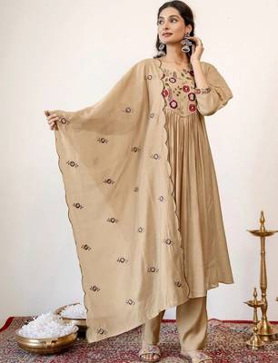 Women Floral Embroidered Regular Thread Work Kurta with Trousers & With Dupatta 1