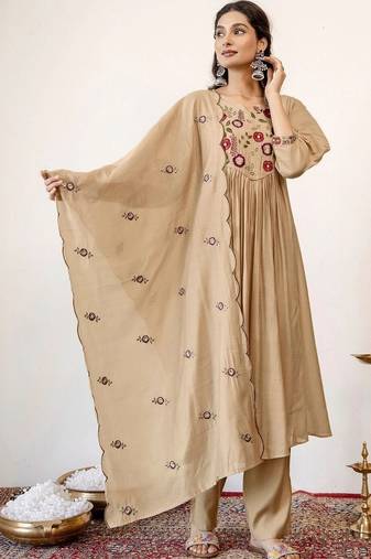 Women Floral Embroidered Regular Thread Work Kurta with Trousers & With Dupatta