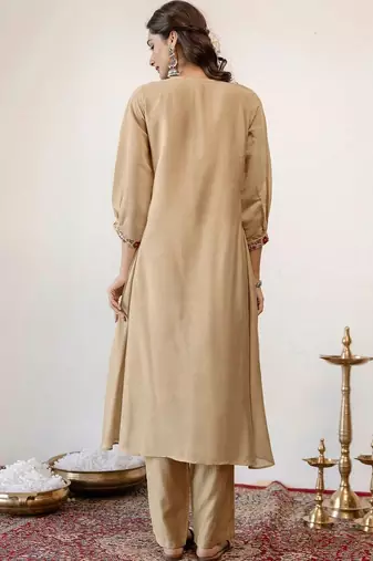 Women Floral Embroidered Regular Thread Work Kurta with Trousers & With Dupatta
