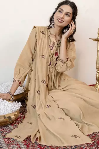 Women Floral Embroidered Regular Thread Work Kurta with Trousers & With Dupatta