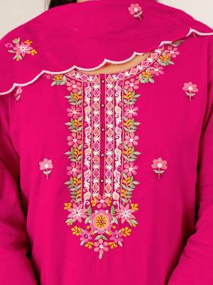 Women Floral Embroidered Regular Thread Work Pure Cotton Kurta with Trousers & With Dupatta 5