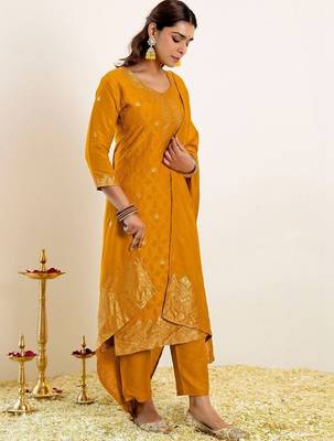 Women Ethnic Motifs Regular Kurta with Trousers & With Dupatta 3