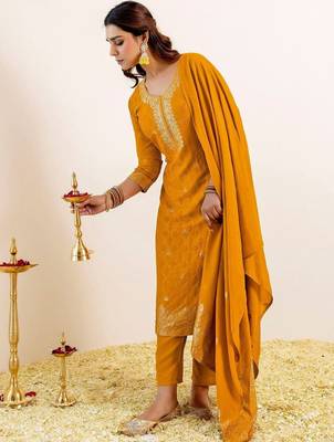 Women Ethnic Motifs Regular Kurta with Trousers & With Dupatta 6