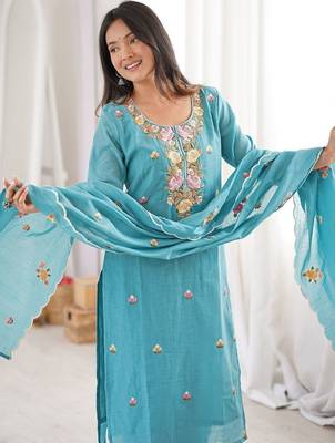 Women Embroidered Regular Kurta with Trousers & With Dupatta 3