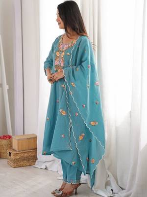 Women Embroidered Regular Kurta with Trousers & With Dupatta 6