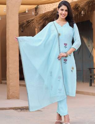 Women Floral Printed Regular Thread Work Chanderi Silk Kurta with Trousers & With Dupatta 1