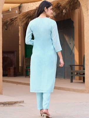 Women Floral Printed Regular Thread Work Chanderi Silk Kurta with Trousers & With Dupatta 3